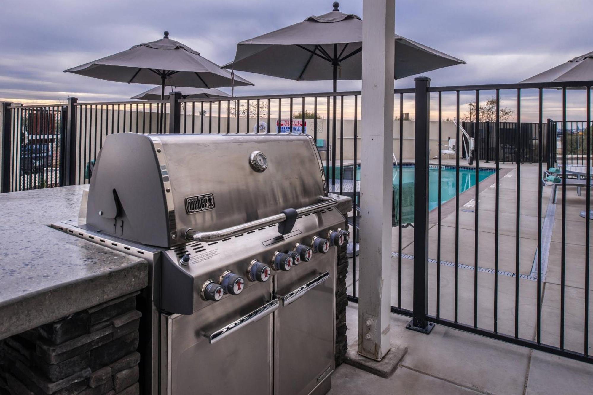 Towneplace Suites By Marriott Merced Exterior photo