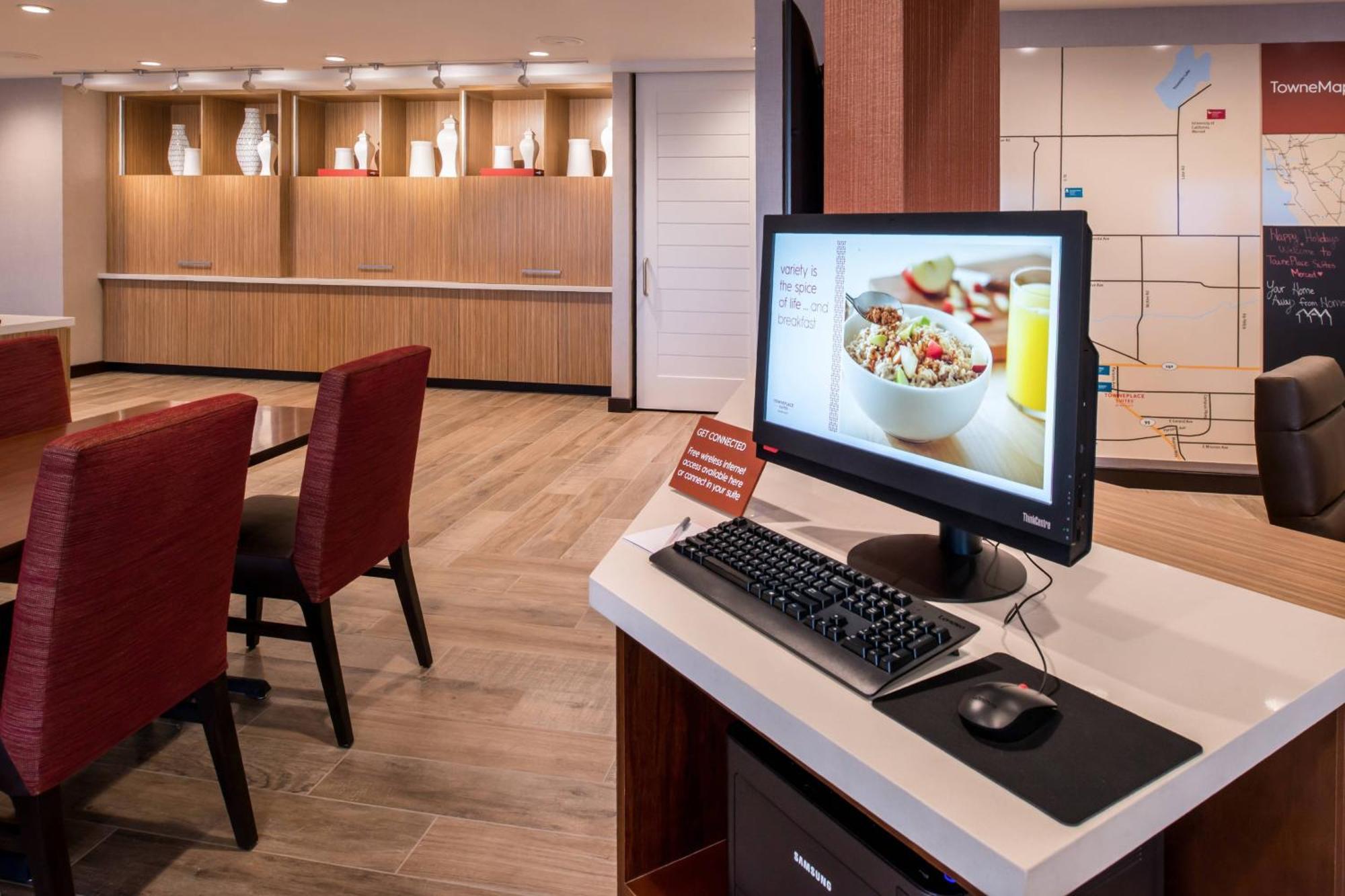 Towneplace Suites By Marriott Merced Exterior photo